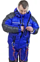 Jacket showing through pocket to access the inner suit pockets