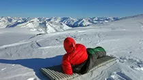 Marcus Baranow using Xero half bag in Wapta Icefields, Canada. Temps were -20C at this open air camp.